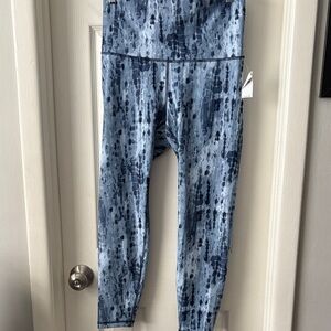 Old Navy Powersoft blue Tie-Dye Leggings BRAND NEW size large